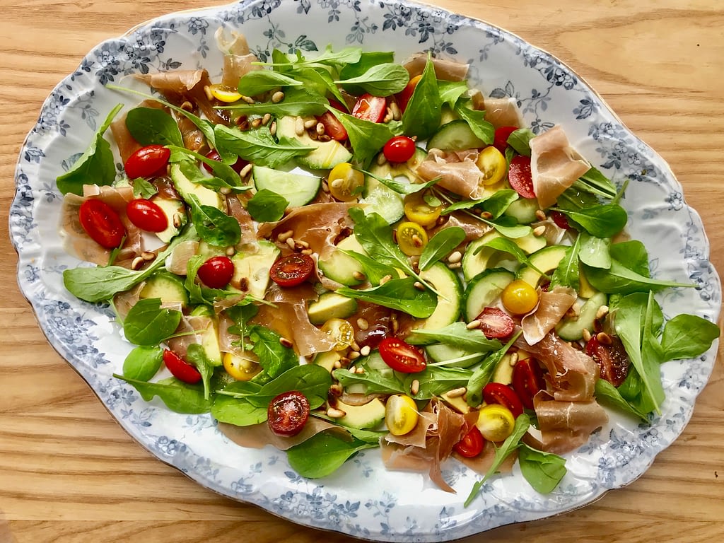 Avocado and prosciutto salad