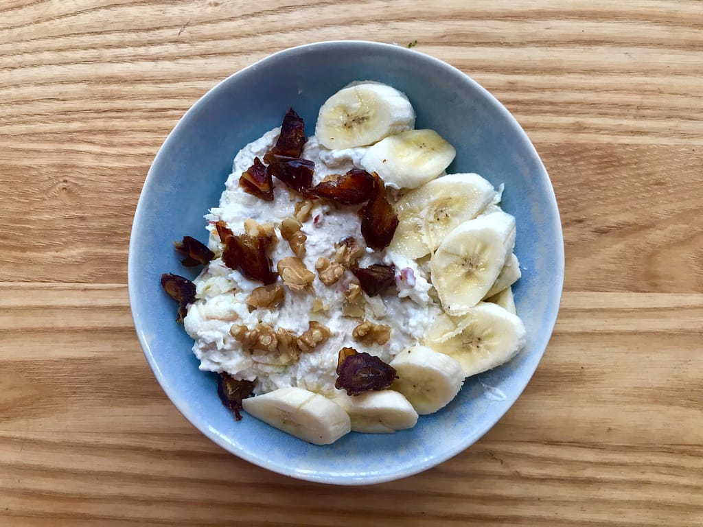 Bircher muesli with banana, walnut and date